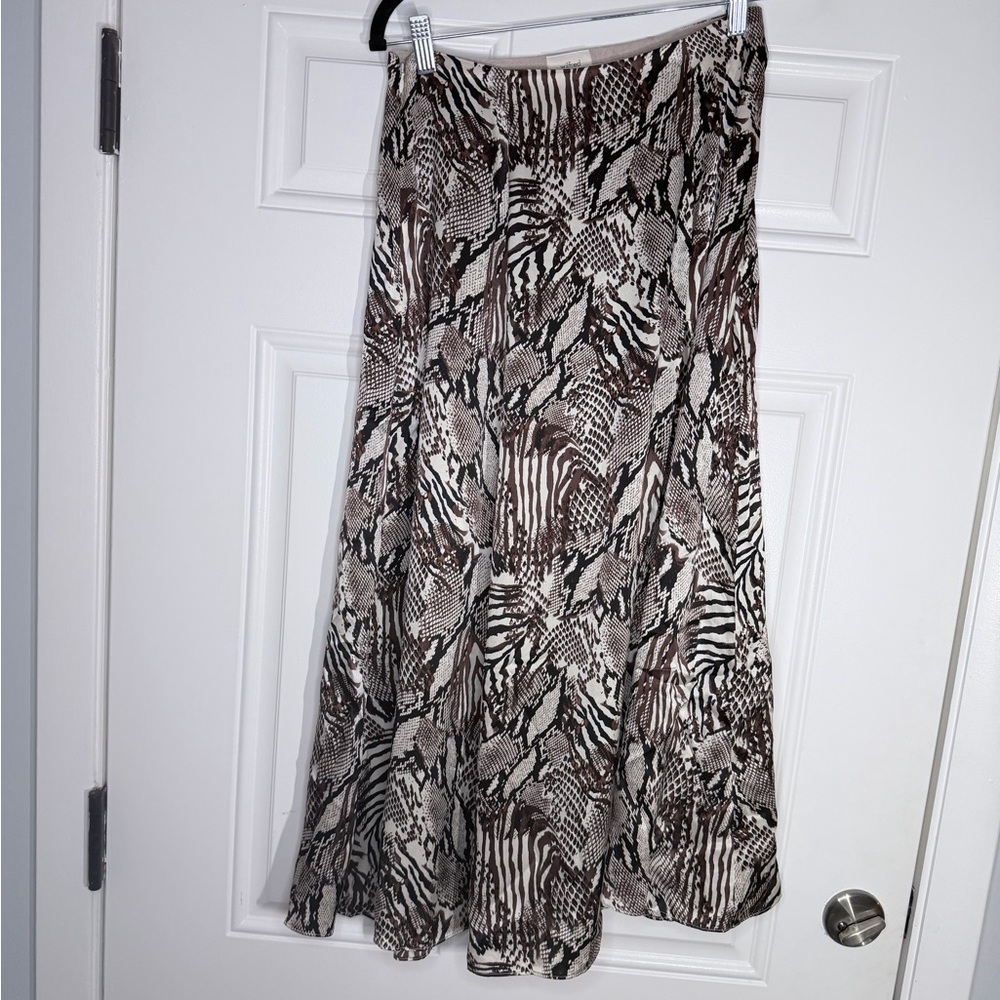 WILFRED ARITZIA LEOPARD ANIMAL PRINT‎ BROWN MIDI 100% silk skirt side slit